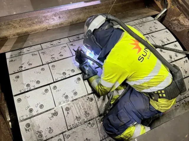 worker welding